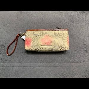 Brand New With Tags!  Brahmin wristlet/clutch